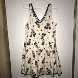 Off-White/Beige Ariel Dress with lace. Super cute!